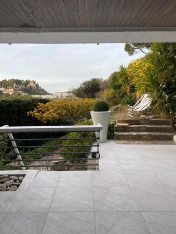 La Maison De Doms Avec Jacuzzi Et Vue Mer Cassis Exterior photo