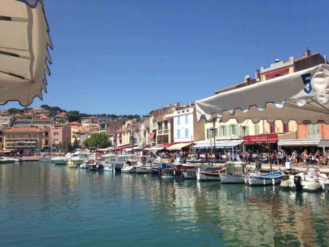 La Maison De Doms Avec Jacuzzi Et Vue Mer Cassis Exterior photo