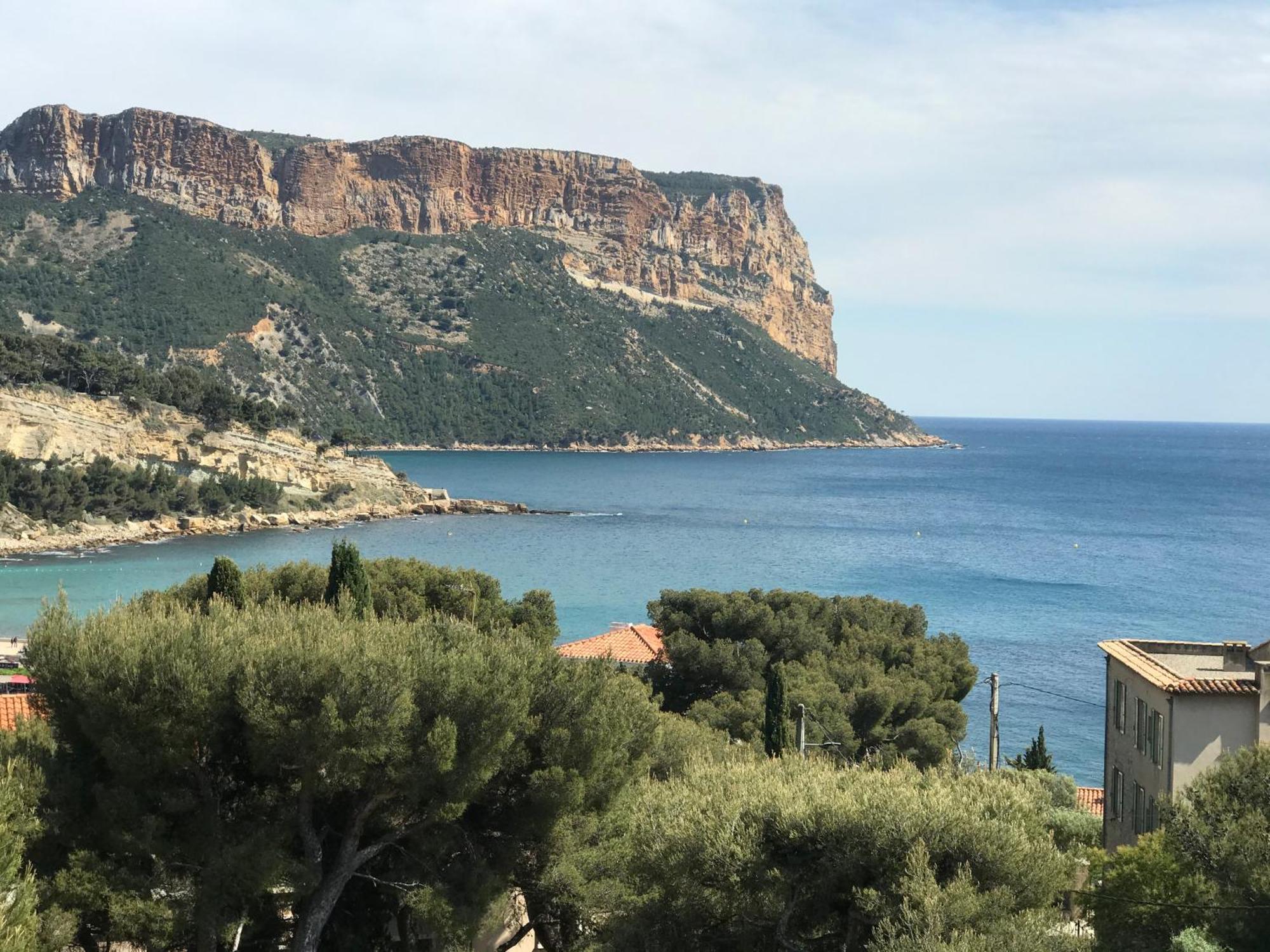La Maison De Doms Avec Jacuzzi Et Vue Mer Cassis Exterior photo